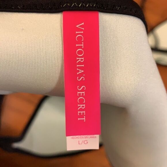 Victoria’s Secret bikini swimsuit - Picture 4 of 8